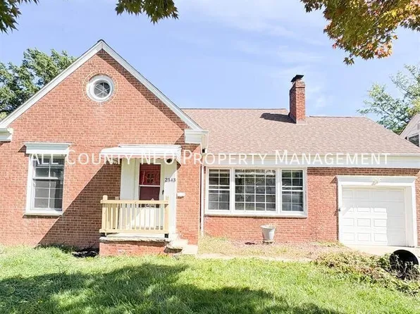 2343 N Taylor Rd, Cleveland Heights, OH 44112