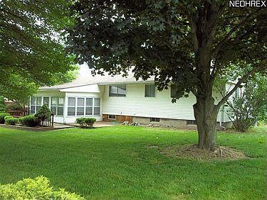 2nd image of 8318 Venice Dr NE