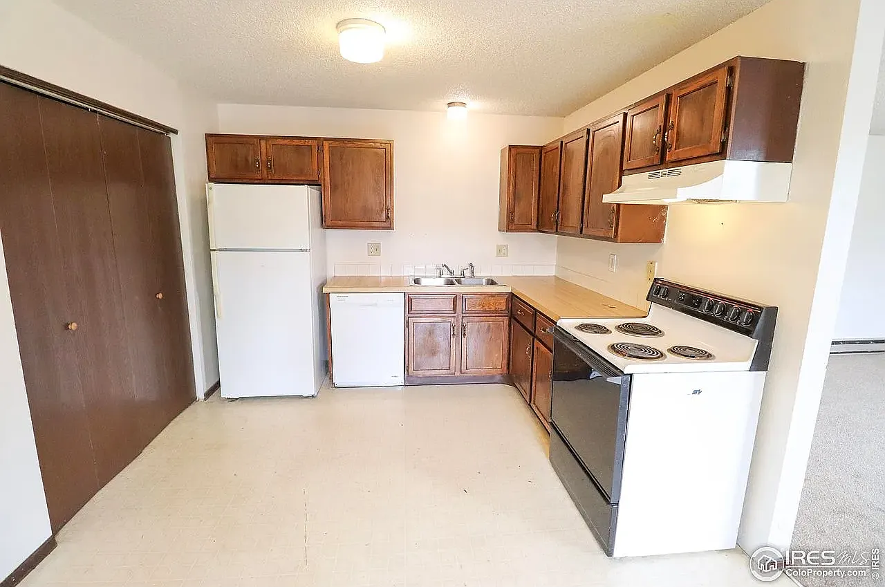 2 bed, 1050 sqft, $750 — Photo 4