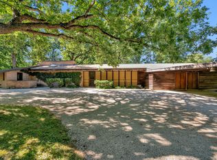 99 Little Melody Ln, Lake Forest, IL