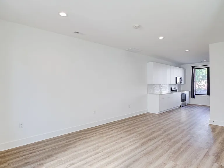 1110 Nova St — Photo 12