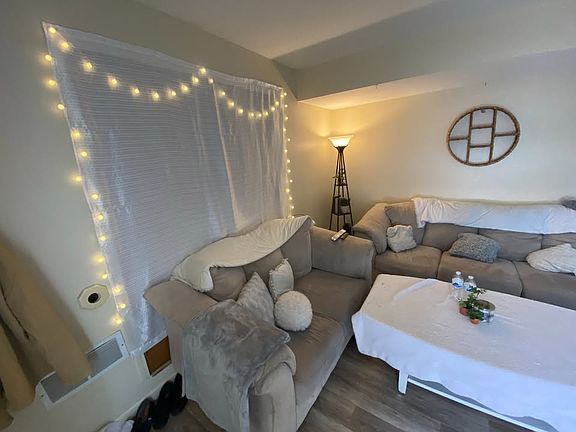 4th image of 500 Laramie St APT B