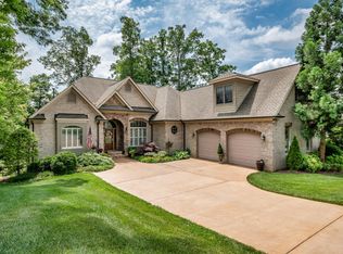 780 Oak Chase Blvd, Lenoir City, TN 37772
