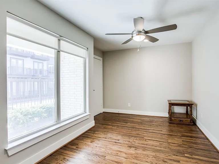 2325 Stutz Dr #41 — Photo 6