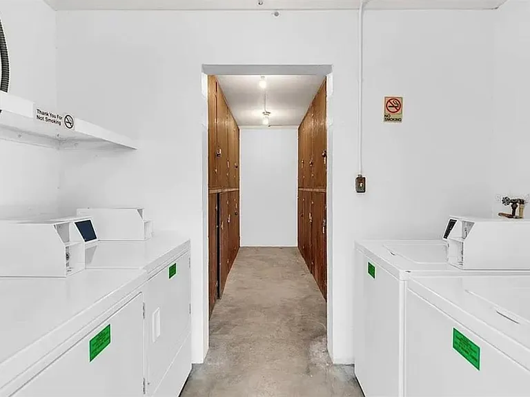 1014 E South St #16 — Photo 10
