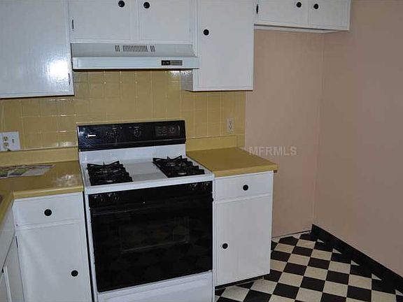 5th image of 2965 Flint Dr S