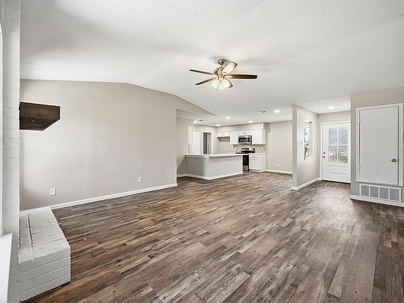 2nd image of 705 Timberoaks Dr