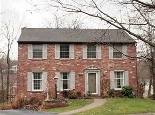 865 Eisenhower Dr, Pittsburgh, PA