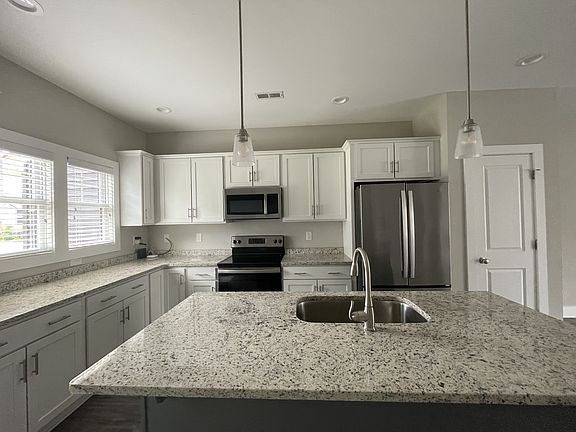 4th image of 128 English Commons Dr #1