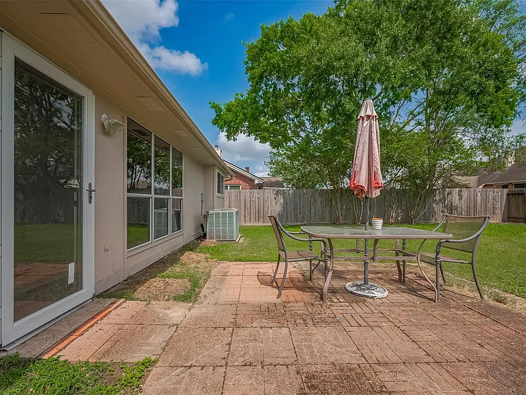 3007 Cloverdale Dr — Photo 17