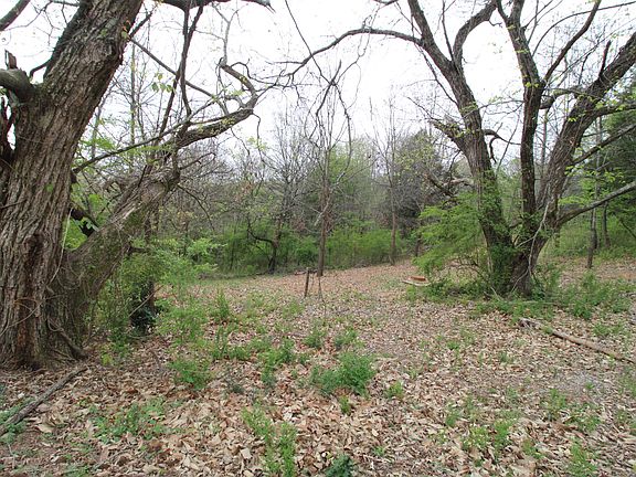 2nd image of 2542 Folkner Rd