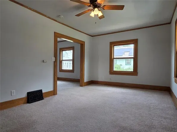 1738 Higley Ave SE, Cedar Rapids, IA 52403