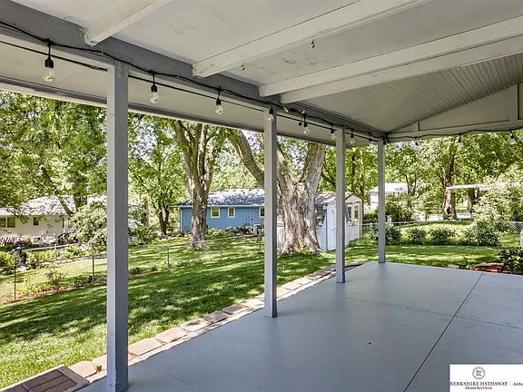 3rd image of 11717 Laura Ave