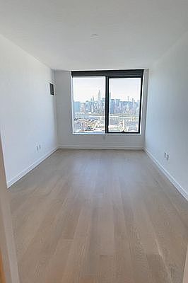5th image of 3 Court Sq APT 1901