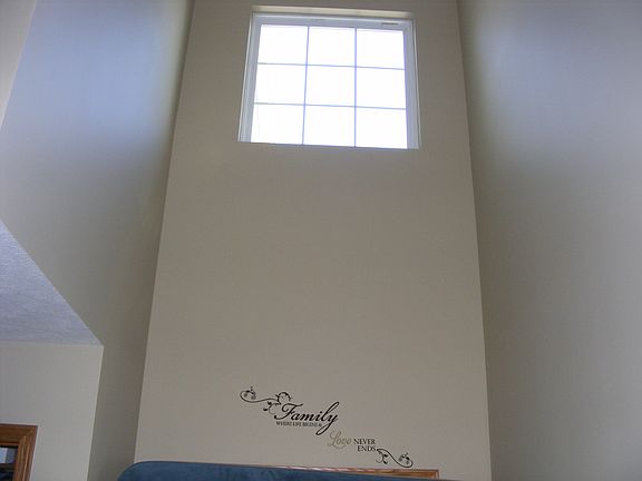 3rd image of 2081 Cynthia Ln