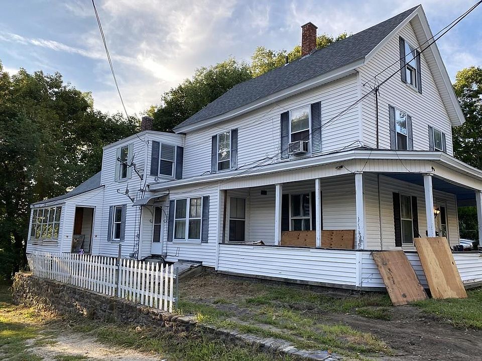 2nd image of 105 Prospect St