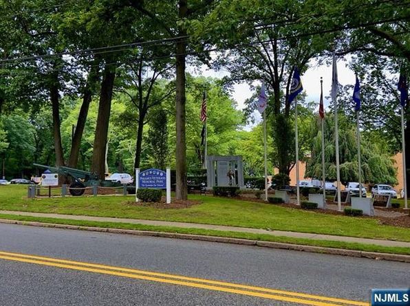 216 E Midland Ave, Paramus, NJ 07652