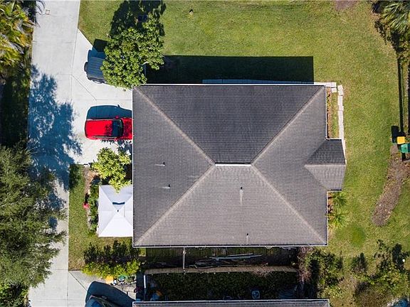 2nd image of 3954 Bayshore Dr