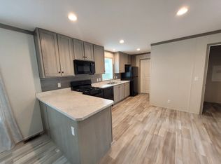 343 Stratford Ct, Dimondale, MI 48821