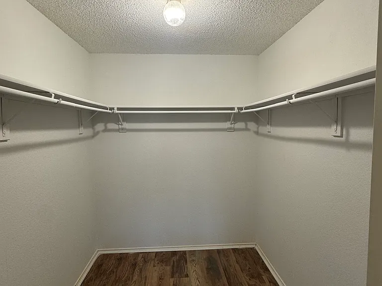 105 Fieldwood Ct — Photo 13