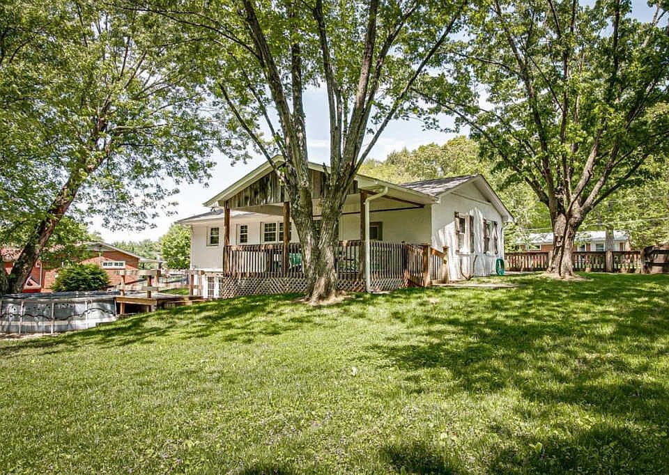 1st image of 2415 Melborne Dr