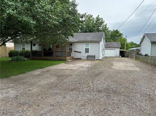 312 E 7th St, Wellsville, KS 66092