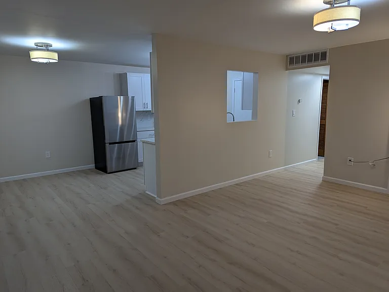 20732 Williamson St — Photo 13