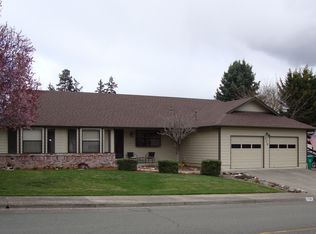 776 Delsie Dr, Grants Pass, OR 97527