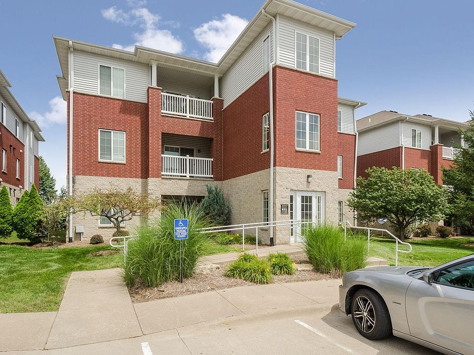 1st image of 4323 York Pl