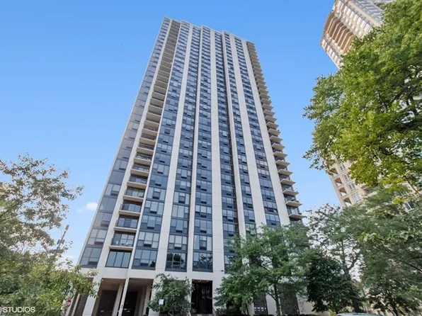 2500 N Lakeview Ave APT 903, Chicago, IL 60614