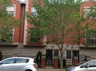 913 E 61st St, Chicago, IL 60637
