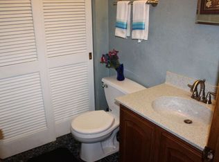 W68N965 Cambridge Ct, Cedarburg, WI 53012