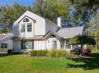 9107 Fern Cv E, Olmsted Falls, OH