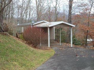 84 Crest Hill Ct, Franklin, NC 28734