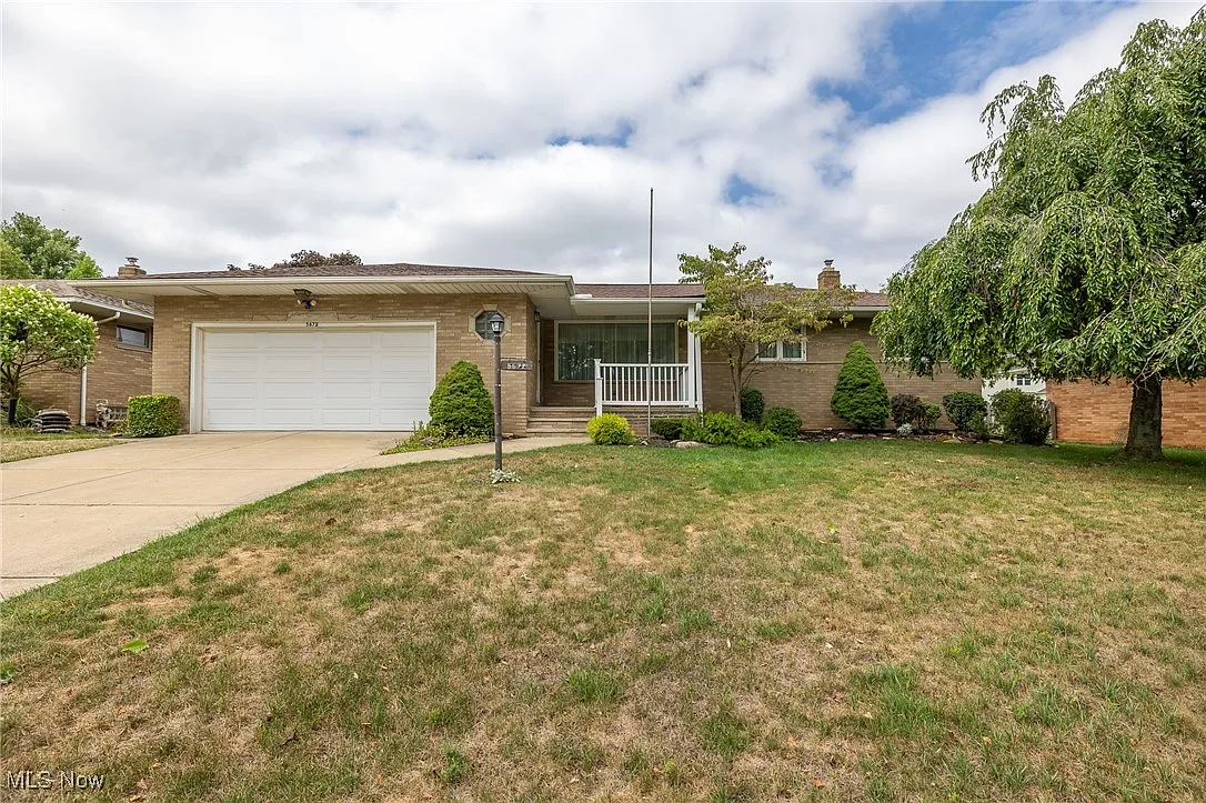5672 Pinnacle Park Dr photo 1