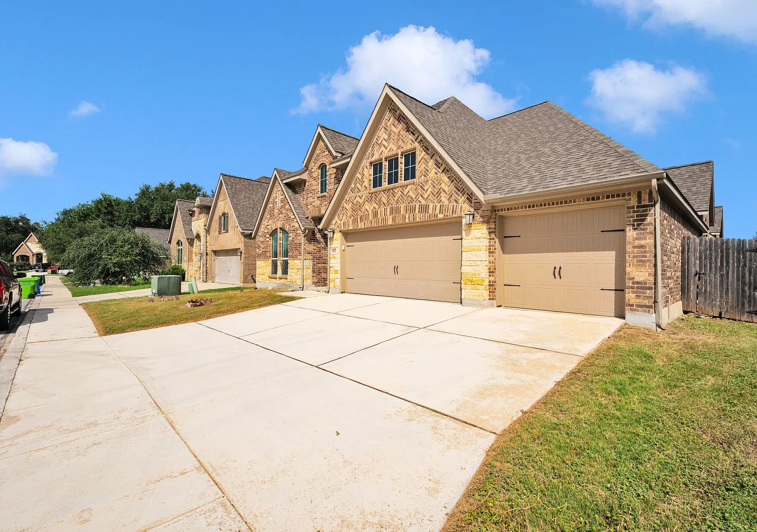 Stunning 4 Bedroom in the desirable Kallison Ranch Community! — Photo 3