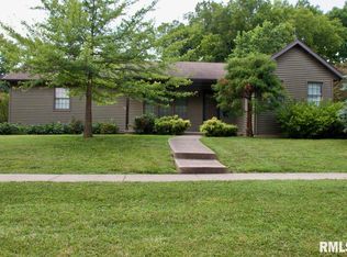 601 N Washington St, Du Quoin, IL 62832