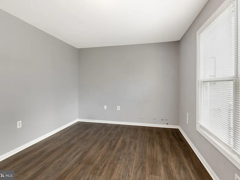 1719 Ridge Ave — Photo 18