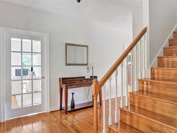 4th image of 9080 Buttonwood Ln