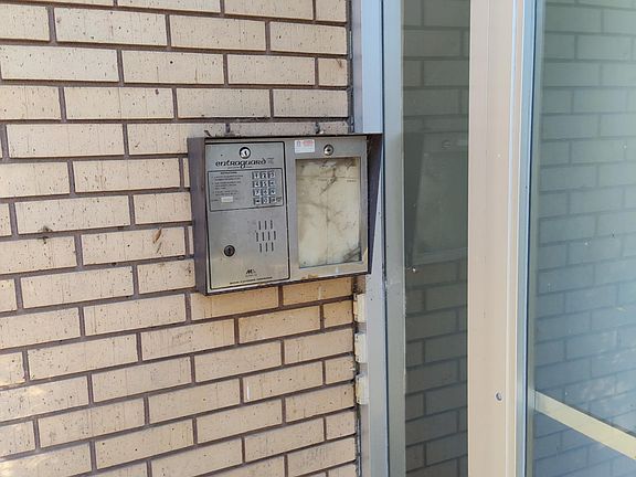 4th image of 4621 Stockwell St #6