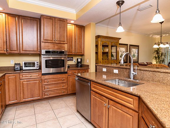 5th image of 330 N SHORE Circle #1113