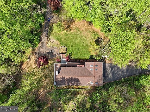 4th image of 648 Creek Rd
