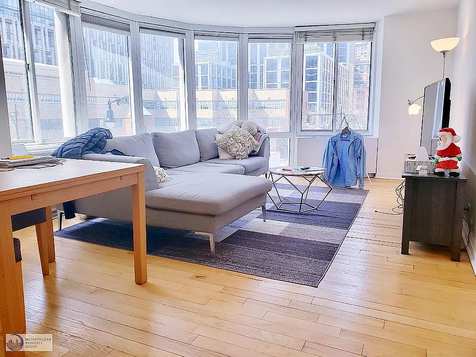 1st image of 303 Greenwich St #3D