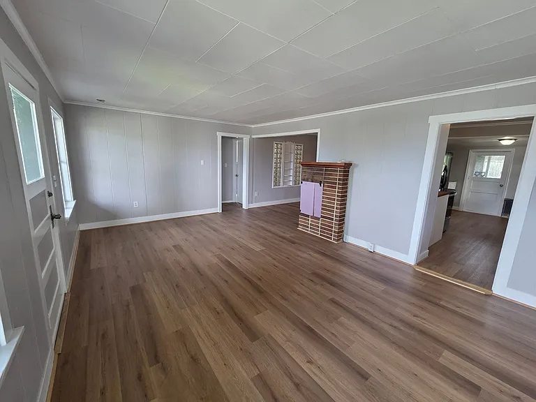 2196 Spring St E — Photo 8