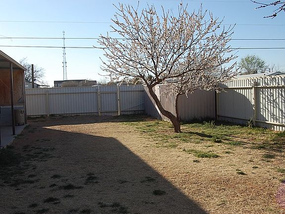 4th image of 311 SE Avenue D
