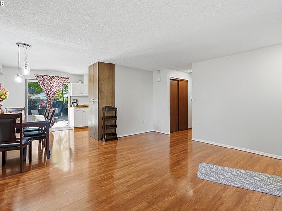 3rd image of 16416 SE Stephens St