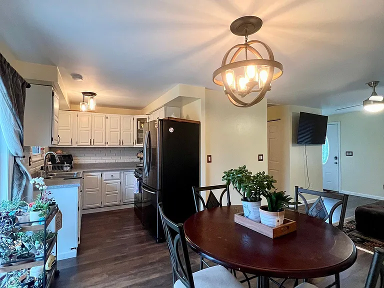 6841 Stonehurst Dr — Photo 8