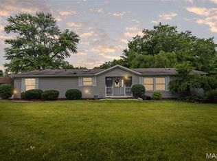 1236 S Clinton Rd, Caseyville, IL 62232