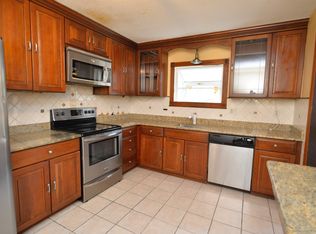 9 Rose Ln, Danbury, CT 06811