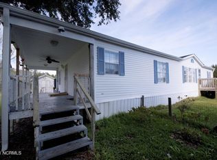241 Shore Rd, Newport, NC 28570